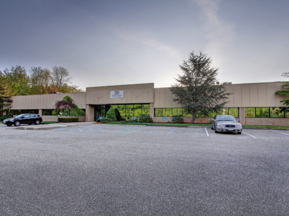 15 Forest Parkway